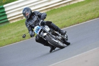 Mallory-park-Leicestershire;Mallory-park-photographs;Motorcycle-action-photographs;classic-bikes;event-digital-images;eventdigitalimages;mallory-park;no-limits-trackday;peter-wileman-photography;vintage-bikes;vintage-motorcycles;vmcc-festival-1000-bikes