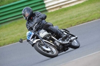 Mallory-park-Leicestershire;Mallory-park-photographs;Motorcycle-action-photographs;classic-bikes;event-digital-images;eventdigitalimages;mallory-park;no-limits-trackday;peter-wileman-photography;vintage-bikes;vintage-motorcycles;vmcc-festival-1000-bikes