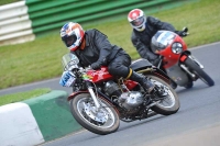 Mallory-park-Leicestershire;Mallory-park-photographs;Motorcycle-action-photographs;classic-bikes;event-digital-images;eventdigitalimages;mallory-park;no-limits-trackday;peter-wileman-photography;vintage-bikes;vintage-motorcycles;vmcc-festival-1000-bikes