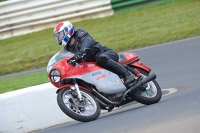 Mallory-park-Leicestershire;Mallory-park-photographs;Motorcycle-action-photographs;classic-bikes;event-digital-images;eventdigitalimages;mallory-park;no-limits-trackday;peter-wileman-photography;vintage-bikes;vintage-motorcycles;vmcc-festival-1000-bikes