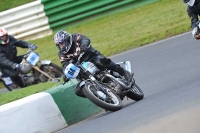 Mallory-park-Leicestershire;Mallory-park-photographs;Motorcycle-action-photographs;classic-bikes;event-digital-images;eventdigitalimages;mallory-park;no-limits-trackday;peter-wileman-photography;vintage-bikes;vintage-motorcycles;vmcc-festival-1000-bikes