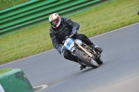 Mallory-park-Leicestershire;Mallory-park-photographs;Motorcycle-action-photographs;classic-bikes;event-digital-images;eventdigitalimages;mallory-park;no-limits-trackday;peter-wileman-photography;vintage-bikes;vintage-motorcycles;vmcc-festival-1000-bikes