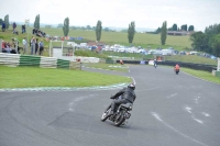 Mallory-park-Leicestershire;Mallory-park-photographs;Motorcycle-action-photographs;classic-bikes;event-digital-images;eventdigitalimages;mallory-park;no-limits-trackday;peter-wileman-photography;vintage-bikes;vintage-motorcycles;vmcc-festival-1000-bikes