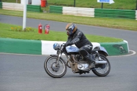 Mallory-park-Leicestershire;Mallory-park-photographs;Motorcycle-action-photographs;classic-bikes;event-digital-images;eventdigitalimages;mallory-park;no-limits-trackday;peter-wileman-photography;vintage-bikes;vintage-motorcycles;vmcc-festival-1000-bikes