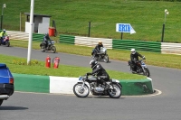 Mallory-park-Leicestershire;Mallory-park-photographs;Motorcycle-action-photographs;classic-bikes;event-digital-images;eventdigitalimages;mallory-park;no-limits-trackday;peter-wileman-photography;vintage-bikes;vintage-motorcycles;vmcc-festival-1000-bikes