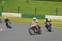 Mallory-park-Leicestershire;Mallory-park-photographs;Motorcycle-action-photographs;classic-bikes;event-digital-images;eventdigitalimages;mallory-park;no-limits-trackday;peter-wileman-photography;vintage-bikes;vintage-motorcycles;vmcc-festival-1000-bikes