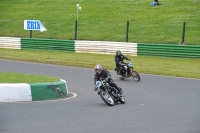 Mallory-park-Leicestershire;Mallory-park-photographs;Motorcycle-action-photographs;classic-bikes;event-digital-images;eventdigitalimages;mallory-park;no-limits-trackday;peter-wileman-photography;vintage-bikes;vintage-motorcycles;vmcc-festival-1000-bikes