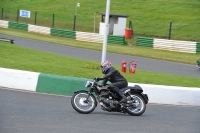 Mallory-park-Leicestershire;Mallory-park-photographs;Motorcycle-action-photographs;classic-bikes;event-digital-images;eventdigitalimages;mallory-park;no-limits-trackday;peter-wileman-photography;vintage-bikes;vintage-motorcycles;vmcc-festival-1000-bikes