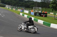 Mallory-park-Leicestershire;Mallory-park-photographs;Motorcycle-action-photographs;classic-bikes;event-digital-images;eventdigitalimages;mallory-park;no-limits-trackday;peter-wileman-photography;vintage-bikes;vintage-motorcycles;vmcc-festival-1000-bikes