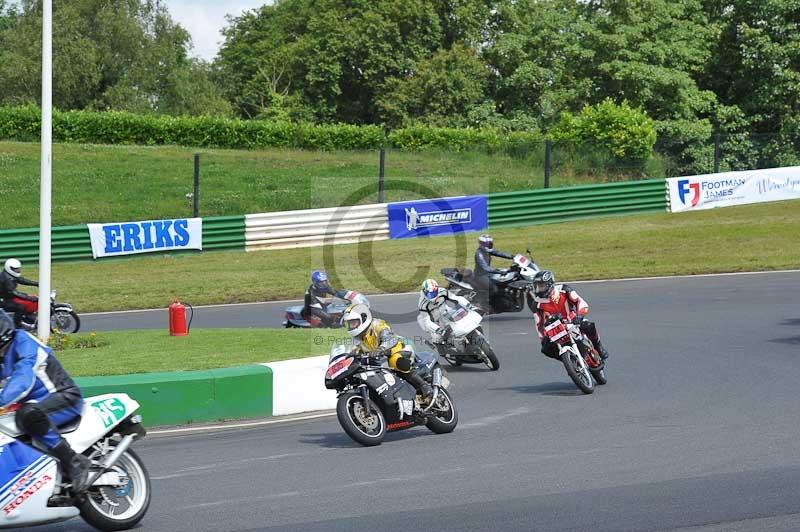 Mallory park Leicestershire;Mallory park photographs;Motorcycle action photographs;Rockingham;Rockingham photographs;Trackday digital images;classic bikes;event digital images;eventdigitalimages;mallory park;no limits trackday;peter wileman photography;rockingham corby northamptonshire;trackday;trackday photos;vintage bikes;vintage motorcycles;vmcc festival 1000 bikes