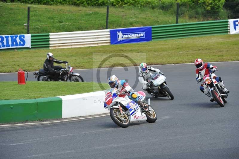 Mallory park Leicestershire;Mallory park photographs;Motorcycle action photographs;Rockingham;Rockingham photographs;Trackday digital images;classic bikes;event digital images;eventdigitalimages;mallory park;no limits trackday;peter wileman photography;rockingham corby northamptonshire;trackday;trackday photos;vintage bikes;vintage motorcycles;vmcc festival 1000 bikes