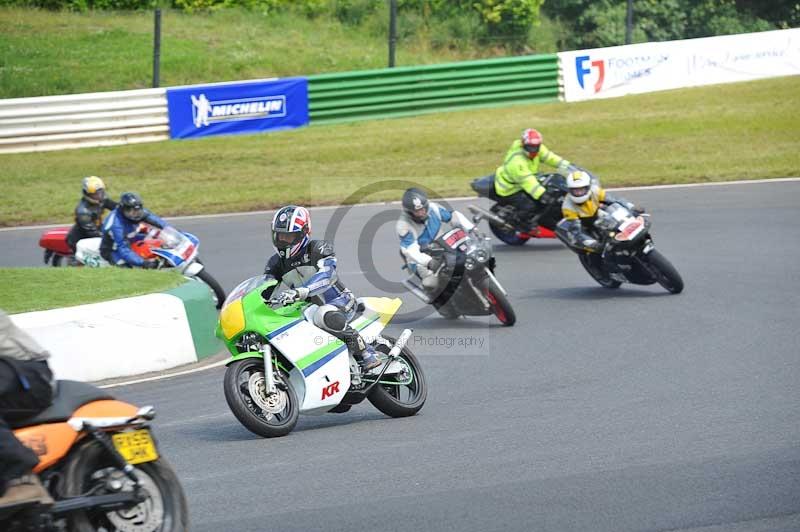 Mallory park Leicestershire;Mallory park photographs;Motorcycle action photographs;Rockingham;Rockingham photographs;Trackday digital images;classic bikes;event digital images;eventdigitalimages;mallory park;no limits trackday;peter wileman photography;rockingham corby northamptonshire;trackday;trackday photos;vintage bikes;vintage motorcycles;vmcc festival 1000 bikes