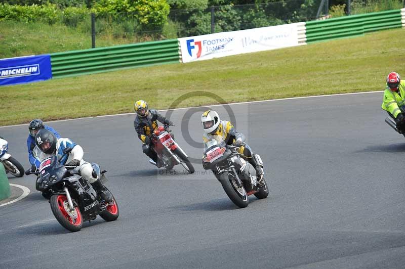 Mallory park Leicestershire;Mallory park photographs;Motorcycle action photographs;Rockingham;Rockingham photographs;Trackday digital images;classic bikes;event digital images;eventdigitalimages;mallory park;no limits trackday;peter wileman photography;rockingham corby northamptonshire;trackday;trackday photos;vintage bikes;vintage motorcycles;vmcc festival 1000 bikes