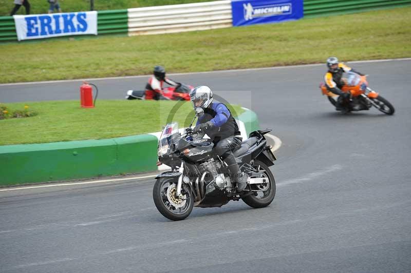 Mallory park Leicestershire;Mallory park photographs;Motorcycle action photographs;Rockingham;Rockingham photographs;Trackday digital images;classic bikes;event digital images;eventdigitalimages;mallory park;no limits trackday;peter wileman photography;rockingham corby northamptonshire;trackday;trackday photos;vintage bikes;vintage motorcycles;vmcc festival 1000 bikes