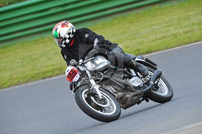 Mallory park Leicestershire;Mallory park photographs;Motorcycle action photographs;Rockingham;Rockingham photographs;Trackday digital images;classic bikes;event digital images;eventdigitalimages;mallory park;no limits trackday;peter wileman photography;rockingham corby northamptonshire;trackday;trackday photos;vintage bikes;vintage motorcycles;vmcc festival 1000 bikes