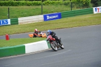 Mallory-park-Leicestershire;Mallory-park-photographs;Motorcycle-action-photographs;Rockingham;Rockingham-photographs;Trackday-digital-images;classic-bikes;event-digital-images;eventdigitalimages;mallory-park;no-limits-trackday;peter-wileman-photography;rockingham-corby-northamptonshire;trackday;trackday-photos;vintage-bikes;vintage-motorcycles;vmcc-festival-1000-bikes