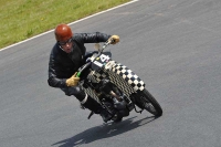 Mallory-park-Leicestershire;Mallory-park-photographs;Motorcycle-action-photographs;classic-bikes;event-digital-images;eventdigitalimages;mallory-park;no-limits-trackday;peter-wileman-photography;vintage-bikes;vintage-motorcycles;vmcc-festival-1000-bikes