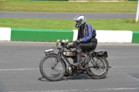 Mallory-park-Leicestershire;Mallory-park-photographs;Motorcycle-action-photographs;classic-bikes;event-digital-images;eventdigitalimages;mallory-park;no-limits-trackday;peter-wileman-photography;vintage-bikes;vintage-motorcycles;vmcc-festival-1000-bikes