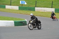 Mallory-park-Leicestershire;Mallory-park-photographs;Motorcycle-action-photographs;classic-bikes;event-digital-images;eventdigitalimages;mallory-park;no-limits-trackday;peter-wileman-photography;vintage-bikes;vintage-motorcycles;vmcc-festival-1000-bikes