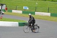 Mallory-park-Leicestershire;Mallory-park-photographs;Motorcycle-action-photographs;classic-bikes;event-digital-images;eventdigitalimages;mallory-park;no-limits-trackday;peter-wileman-photography;vintage-bikes;vintage-motorcycles;vmcc-festival-1000-bikes