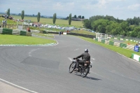 Mallory-park-Leicestershire;Mallory-park-photographs;Motorcycle-action-photographs;classic-bikes;event-digital-images;eventdigitalimages;mallory-park;no-limits-trackday;peter-wileman-photography;vintage-bikes;vintage-motorcycles;vmcc-festival-1000-bikes