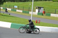 Mallory-park-Leicestershire;Mallory-park-photographs;Motorcycle-action-photographs;classic-bikes;event-digital-images;eventdigitalimages;mallory-park;no-limits-trackday;peter-wileman-photography;vintage-bikes;vintage-motorcycles;vmcc-festival-1000-bikes