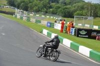 Mallory-park-Leicestershire;Mallory-park-photographs;Motorcycle-action-photographs;classic-bikes;event-digital-images;eventdigitalimages;mallory-park;no-limits-trackday;peter-wileman-photography;vintage-bikes;vintage-motorcycles;vmcc-festival-1000-bikes