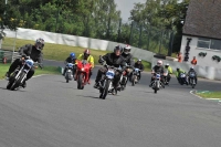 Mallory-park-Leicestershire;Mallory-park-photographs;Motorcycle-action-photographs;classic-bikes;event-digital-images;eventdigitalimages;mallory-park;no-limits-trackday;peter-wileman-photography;vintage-bikes;vintage-motorcycles;vmcc-festival-1000-bikes