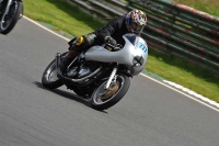 Mallory-park-Leicestershire;Mallory-park-photographs;Motorcycle-action-photographs;classic-bikes;event-digital-images;eventdigitalimages;mallory-park;no-limits-trackday;peter-wileman-photography;vintage-bikes;vintage-motorcycles;vmcc-festival-1000-bikes