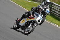 Mallory-park-Leicestershire;Mallory-park-photographs;Motorcycle-action-photographs;classic-bikes;event-digital-images;eventdigitalimages;mallory-park;no-limits-trackday;peter-wileman-photography;vintage-bikes;vintage-motorcycles;vmcc-festival-1000-bikes