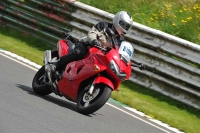 Mallory-park-Leicestershire;Mallory-park-photographs;Motorcycle-action-photographs;classic-bikes;event-digital-images;eventdigitalimages;mallory-park;no-limits-trackday;peter-wileman-photography;vintage-bikes;vintage-motorcycles;vmcc-festival-1000-bikes