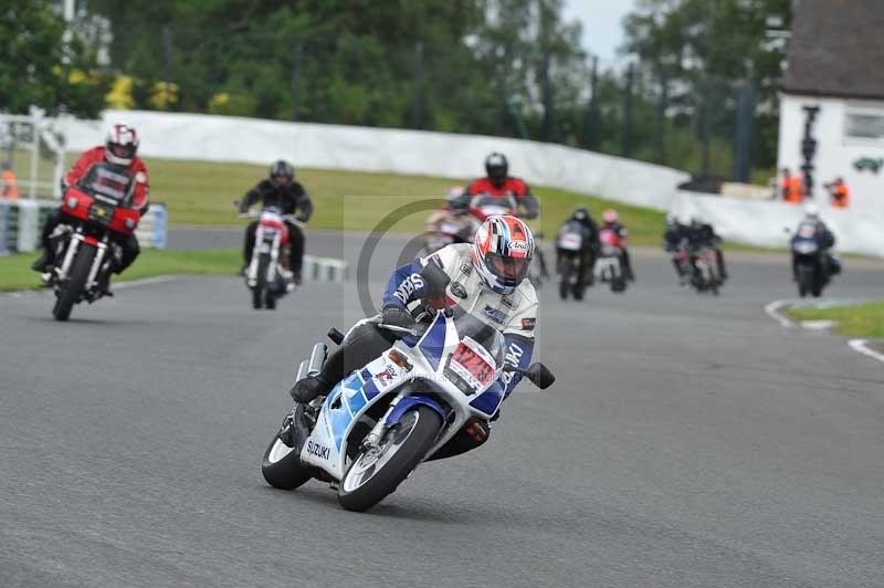 Mallory park Leicestershire;Mallory park photographs;Motorcycle action photographs;classic bikes;event digital images;eventdigitalimages;mallory park;no limits trackday;peter wileman photography;vintage bikes;vintage motorcycles;vmcc festival 1000 bikes