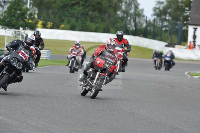 Mallory park Leicestershire;Mallory park photographs;Motorcycle action photographs;classic bikes;event digital images;eventdigitalimages;mallory park;no limits trackday;peter wileman photography;vintage bikes;vintage motorcycles;vmcc festival 1000 bikes