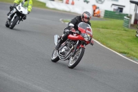 Mallory-park-Leicestershire;Mallory-park-photographs;Motorcycle-action-photographs;classic-bikes;event-digital-images;eventdigitalimages;mallory-park;no-limits-trackday;peter-wileman-photography;vintage-bikes;vintage-motorcycles;vmcc-festival-1000-bikes