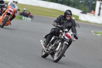 Mallory-park-Leicestershire;Mallory-park-photographs;Motorcycle-action-photographs;classic-bikes;event-digital-images;eventdigitalimages;mallory-park;no-limits-trackday;peter-wileman-photography;vintage-bikes;vintage-motorcycles;vmcc-festival-1000-bikes