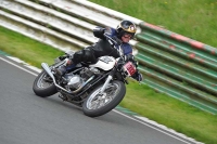 Mallory-park-Leicestershire;Mallory-park-photographs;Motorcycle-action-photographs;classic-bikes;event-digital-images;eventdigitalimages;mallory-park;no-limits-trackday;peter-wileman-photography;vintage-bikes;vintage-motorcycles;vmcc-festival-1000-bikes