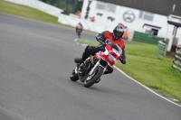 Mallory-park-Leicestershire;Mallory-park-photographs;Motorcycle-action-photographs;classic-bikes;event-digital-images;eventdigitalimages;mallory-park;no-limits-trackday;peter-wileman-photography;vintage-bikes;vintage-motorcycles;vmcc-festival-1000-bikes