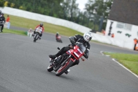 Mallory-park-Leicestershire;Mallory-park-photographs;Motorcycle-action-photographs;classic-bikes;event-digital-images;eventdigitalimages;mallory-park;no-limits-trackday;peter-wileman-photography;vintage-bikes;vintage-motorcycles;vmcc-festival-1000-bikes