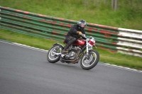 Mallory-park-Leicestershire;Mallory-park-photographs;Motorcycle-action-photographs;classic-bikes;event-digital-images;eventdigitalimages;mallory-park;no-limits-trackday;peter-wileman-photography;vintage-bikes;vintage-motorcycles;vmcc-festival-1000-bikes