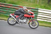 Mallory-park-Leicestershire;Mallory-park-photographs;Motorcycle-action-photographs;classic-bikes;event-digital-images;eventdigitalimages;mallory-park;no-limits-trackday;peter-wileman-photography;vintage-bikes;vintage-motorcycles;vmcc-festival-1000-bikes