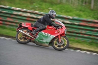 Mallory-park-Leicestershire;Mallory-park-photographs;Motorcycle-action-photographs;classic-bikes;event-digital-images;eventdigitalimages;mallory-park;no-limits-trackday;peter-wileman-photography;vintage-bikes;vintage-motorcycles;vmcc-festival-1000-bikes