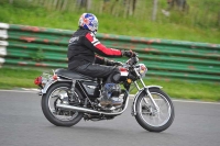 Mallory-park-Leicestershire;Mallory-park-photographs;Motorcycle-action-photographs;classic-bikes;event-digital-images;eventdigitalimages;mallory-park;no-limits-trackday;peter-wileman-photography;vintage-bikes;vintage-motorcycles;vmcc-festival-1000-bikes