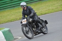 Mallory-park-Leicestershire;Mallory-park-photographs;Motorcycle-action-photographs;classic-bikes;event-digital-images;eventdigitalimages;mallory-park;no-limits-trackday;peter-wileman-photography;vintage-bikes;vintage-motorcycles;vmcc-festival-1000-bikes