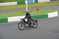 Mallory-park-Leicestershire;Mallory-park-photographs;Motorcycle-action-photographs;classic-bikes;event-digital-images;eventdigitalimages;mallory-park;no-limits-trackday;peter-wileman-photography;vintage-bikes;vintage-motorcycles;vmcc-festival-1000-bikes