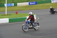 Mallory-park-Leicestershire;Mallory-park-photographs;Motorcycle-action-photographs;classic-bikes;event-digital-images;eventdigitalimages;mallory-park;no-limits-trackday;peter-wileman-photography;vintage-bikes;vintage-motorcycles;vmcc-festival-1000-bikes