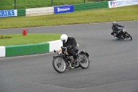 Mallory-park-Leicestershire;Mallory-park-photographs;Motorcycle-action-photographs;classic-bikes;event-digital-images;eventdigitalimages;mallory-park;no-limits-trackday;peter-wileman-photography;vintage-bikes;vintage-motorcycles;vmcc-festival-1000-bikes