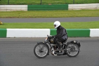 Mallory-park-Leicestershire;Mallory-park-photographs;Motorcycle-action-photographs;classic-bikes;event-digital-images;eventdigitalimages;mallory-park;no-limits-trackday;peter-wileman-photography;vintage-bikes;vintage-motorcycles;vmcc-festival-1000-bikes