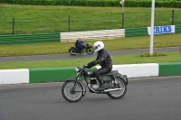 Mallory-park-Leicestershire;Mallory-park-photographs;Motorcycle-action-photographs;classic-bikes;event-digital-images;eventdigitalimages;mallory-park;no-limits-trackday;peter-wileman-photography;vintage-bikes;vintage-motorcycles;vmcc-festival-1000-bikes