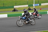 Mallory-park-Leicestershire;Mallory-park-photographs;Motorcycle-action-photographs;classic-bikes;event-digital-images;eventdigitalimages;mallory-park;no-limits-trackday;peter-wileman-photography;vintage-bikes;vintage-motorcycles;vmcc-festival-1000-bikes