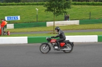 Mallory-park-Leicestershire;Mallory-park-photographs;Motorcycle-action-photographs;classic-bikes;event-digital-images;eventdigitalimages;mallory-park;no-limits-trackday;peter-wileman-photography;vintage-bikes;vintage-motorcycles;vmcc-festival-1000-bikes